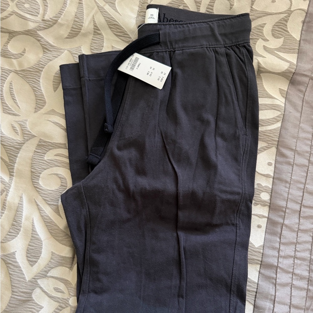 Abercrombie & Fitch Grey Pajama Set - Unisex - Picture 5 of 5